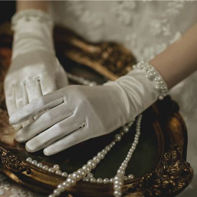 ☂ GUXQD Women Short Wedding Gloves With Pearls Bridal Party Cosplay Performance Gloves Wedding Accessories