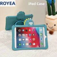 Royea Kid iPad Case สำหรับ Apple iPad Air 1 2 3 4 iPad Pro 2016 2017 2018 2020 Mini 5 6 iPad 10.2 9.7พร้อมขาตั้งแบบหมุนได้360 ° ไดโนเสาร์การ์ตูนน่ารักออกแบบกันกระแทกซิลิโคนอ่อนนุ่มฝาครอบป้องกัน