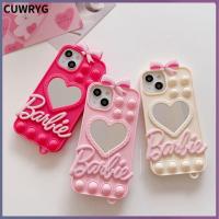 CUWRYG โบว์ความรักที่สร้างสรรค์ เคสโทรศัพท์ตุ๊กตาบาร์บี้ อะนิเมะ คาวาอิ ฝาปิดโทรศัพท์ แฟชั่นสำหรับผู้หญิง พร้อมกระจก อุปกรณ์เสริมโทรศัพท์ สำหรับ IPhone iPhone ผู้หญิงผู้หญิงผู้หญิง