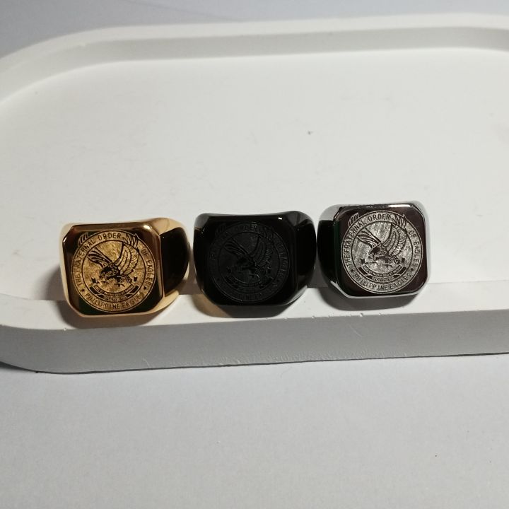 แหวนเหล็กไทเทเนียมทหารอเมริกันแหวนทับทิมอินทรีเหล็กไร้สนิมจากฟิลิปปินส์เอเชียตะวันออกเฉียงใต้
