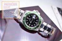 Royal Crown (รุ่น Submariner ของแท้ 100%) นาฬิกาผู้ชาย สุภาพบุรุษ ขนาดหน้าปัดรวมเม็ดมะยม 44 mm. สายสแตนเลส ของแท้ 100% มีรับประกัน1 ปีเต็ม กันน้ำ 100% ( คุณลูกค้าจะได้รับนาฬิการุ่นและสีตามภาพที่ลงไว้ และจะได้รับกล่องและของแถมครบชุดและอุปกรณ์ครบเซ็ท 100% )