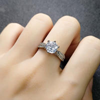 แหวนแต่งงานเพชรโมซางแปดหัวใจและแปดลูกศรแหวนแฟชั่นผู้หญิงของขวัญครบรอบแต่งงาน