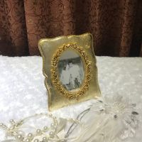 Rose Resin Small Photo Frame 3 x 5 inches Gold&amp;Silver กรอบรูปเรซิ่น ลายดอกกุหลาบ ลายดอกไม้ เล็ก กรอบทรงกลม สไตล์วินเทจ 2สี สีทอง สีทองเงิน ขนาดเล็ก