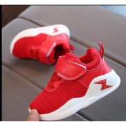 Giày thể thao đỏ cho bé trai bé gái năng động