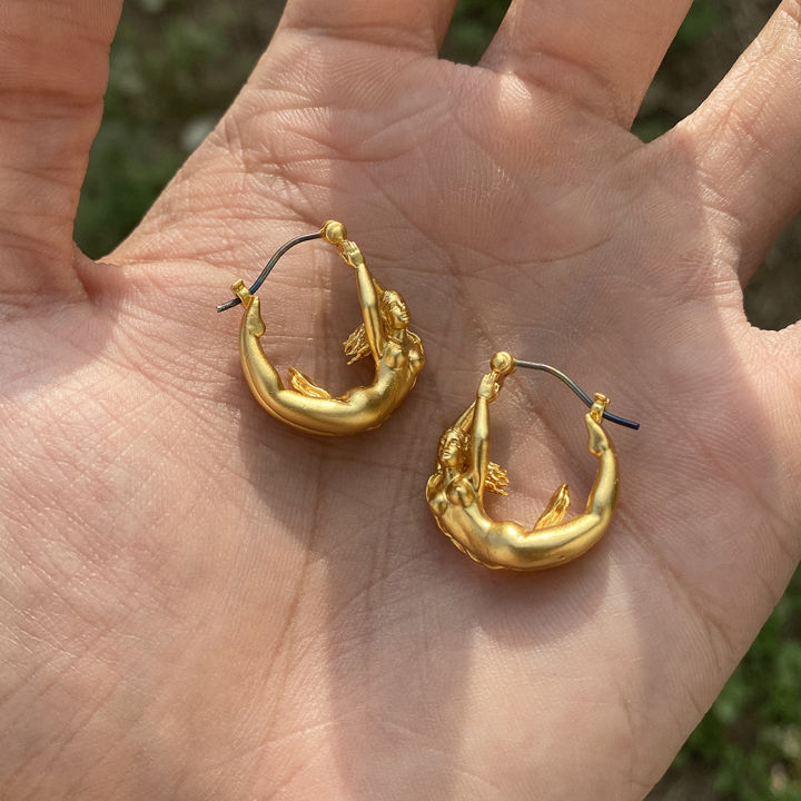 77th-venus-hoop-satin-gold-color-earrings-ต่างหูห่วงรูปเทพีวีนัส-สีทองซาติน