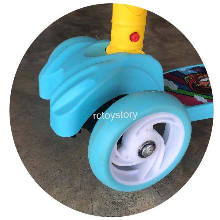 rctoystory-scooter-สกู๊ตเตอร์-4-ล้อ-สกู๊ตเตอร์เด็ก-สกูตเตอร์-คุณภาพดี-ล้อยาง-pu-วิ่งไม่มีเสียงดัง-ล้อมีไฟ-พับได้-รับน้ำหนักได้-70-กก-ของเล่นเด็ก