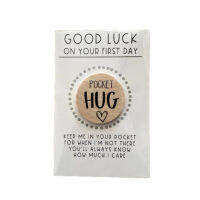 K-Bell กระเป๋าแบบพกพา Hug Wood Pocket HOG Token พร้อมการ์ดแสดงความรักของขวัญที่สมบูรณ์แบบสำหรับความสัมพันธ์ระยะยาวเพื่อนครอบครัวกลับไปโรงเรียนพิเศษน้อยกว่า