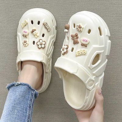 【Hot Sale】 Hole shoes women the feeling of stepping on shit home non-slip cute decoration couples campus all-match fashion beach men