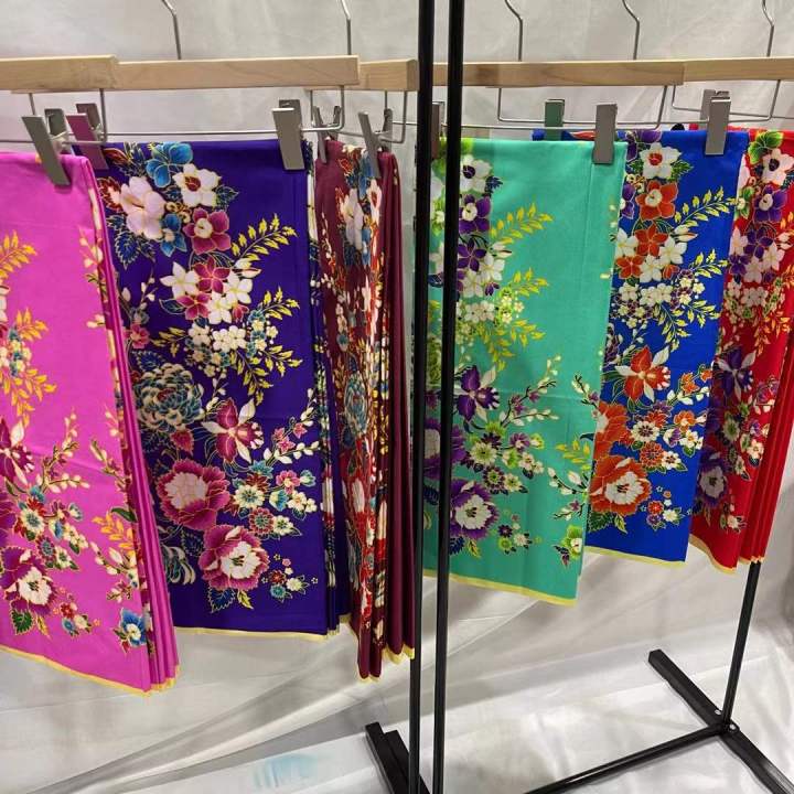batik-sarong-พร้อมส่ง-ผ้าถุงเย็บสำเร็จ-ผ้าถุงลายปาเต๊ะ-กว้าง-2-เมตร-ผ้าถุงสำเร็จ-ผ้านิ่ม-ไม่ลื่น-ซับน้ำดี-สีไม่ตก