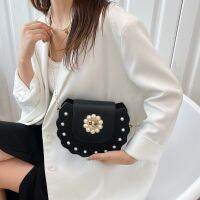 Fashionable Design Irregular Messenger Bag Texture Chain Girl Pearl Small Female Korean Version Retro One-Shoulder Round 【AUG】