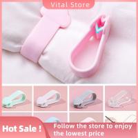 VITAL STORE 6 Pcs/set บ้านและที่อยู่อาศัย กันลื่น สปริง กริปเปอร์ ที่ใส่ผ้าห่ม ผู้ให้บริการผ้านวม คลิปหนีบผ้านวม หัวเข็มขัดผ้าปูที่นอน คลิปที่นอน