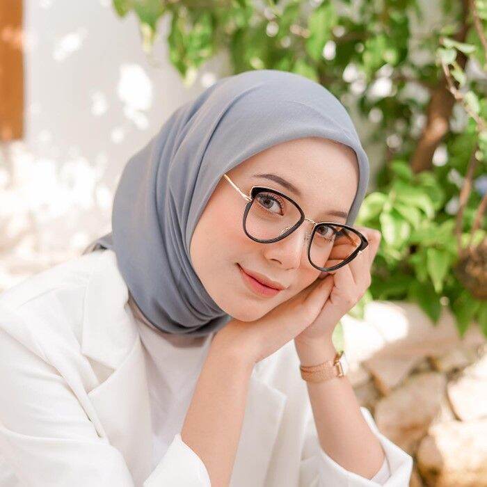 Bingkai Kacamata Online: Panduan Lengkap Memilih Frame Kacamata Premium di Era Digital