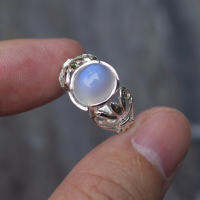 แหวนพลอยมุกดาหาร(Rainbow moonstone) เนื้อใส เหลือบฟ้าเข้ม เรือนเงินแท้92.5% พลอยแท้จากประเทศศรีลังกา ไซส์นิ้ว 54 หรือเบอร์ 6.5 US