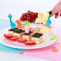 10pcs/lot Animal Farm Dinosaur Fruit Fork Mini Cartoon Children Snack Cake Dessert Pick Toothpick Bento Lunches Party Decoration