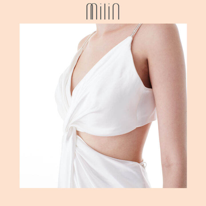 milin-twist-front-v-neck-top-silk-satin-เสื้อสายเดี่ยวตัวยาวทวิสต์เจาะเอวด้านหน้า-belgra-top