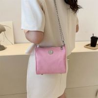 FRTGTTTT หนังพียู กระเป๋า Crossbody ตัวอักษรสำหรับเด็ก มินิมินิ กระเป๋าสำหรับผู้หญิง กระเป๋าแมสเซนเจอร์ จุได้มาก กระเป๋าถือแบบถือ สำหรับผู้หญิง