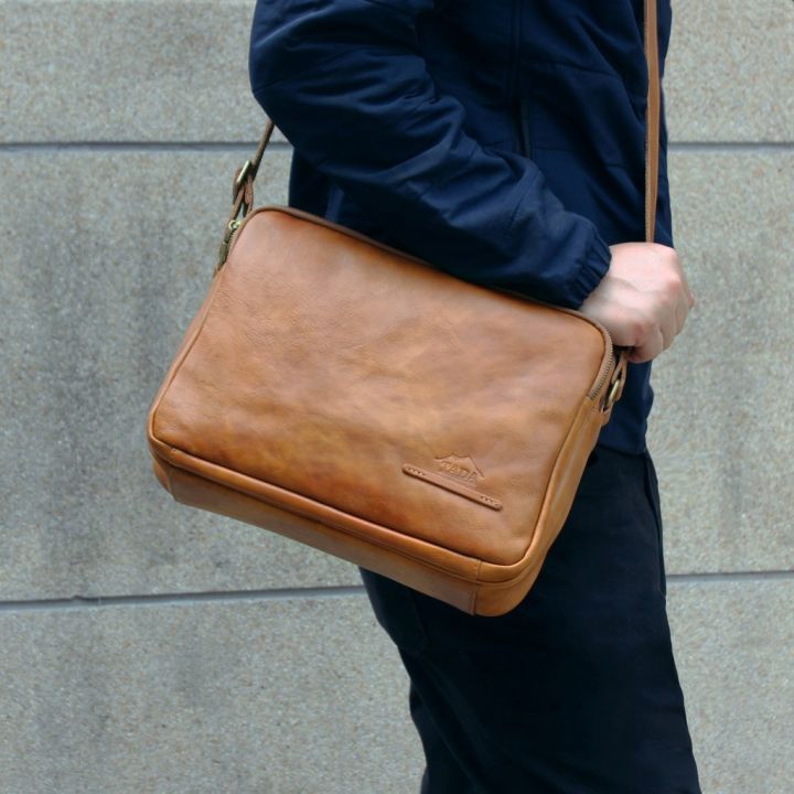 กระเป๋าเอกสาร-โน๊ตบุ๊คหนังแท้-รุ่น-darwin-messenger-bag-รุ่นใหม่ล่าสุด