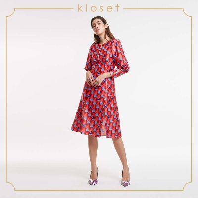 Kloset kiss print dress with front slit (AW19-D014)เสื้อผ้าผู้หญิง เสื้อผ้าแฟชั่น เดรสแฟชั่น เดรสผ้าพิมพ์