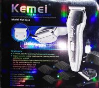 Kemei ปัตต่เลี่ยนตัดผมไร้สาย กันน้ำ รุ่น KM-5015  Professional Washable Hair Clipper Trimme(สีทอง)