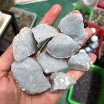 หินบำบัดทางจิตวิญญาณคริสตัลดิบสีฟ้า Angelite หยาบสำหรับของตกแต่งบ้านหินธรรมชาติและแร่ธาตุ
