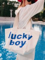 DUCKYBOY XXL TOTE - ON VACAY EVERYDAY (มี2สี) กระเป๋าผ้าแคนวาส