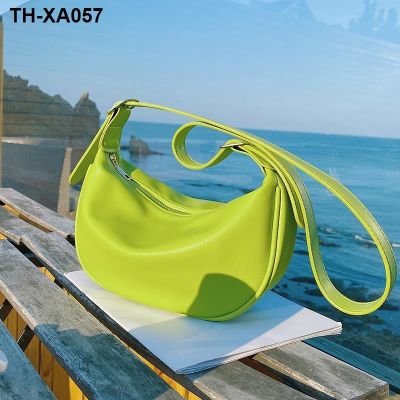 Super hot bag womens summer all-match 2023 new trendy high-end messenger niche one-shoulder