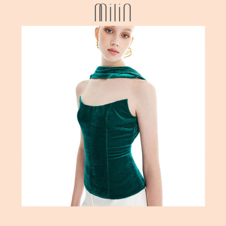 milin-draped-panel-detailing-at-scoop-neckline-with-velvet-top-เสื้อคอทรงโค้งผ้ากำมะหยี่ทรงเข้ารูปพอดีตัวตกแต่งดีเทลชิ้นคอแบบจับจีบ-zealous-top