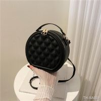 ๑ This years popular bag womens autumn fashion simple rhombus Messenger portable small round