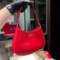 Prada กระเป๋าโฮโบโบราณกระเป๋าถือคลีโอคลาสสิกระเบิดใต้วงแขนสำหรับผู้หญิง Bag27 * 18ซม.