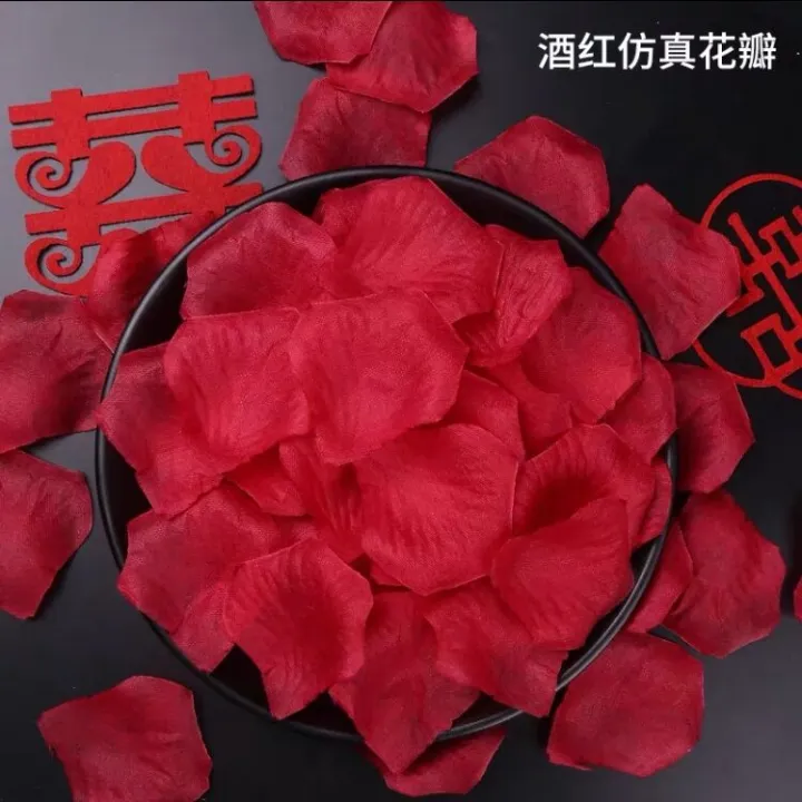 Simulation of rose petals nonwoven fake petals birthday wedding room