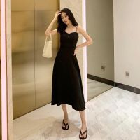 กระโปรงชายหาดสำหรับสุภาพสตรี French retro v-neck suspenders little red dress chiffon vacation style mid-length waist slimming dress womens summer