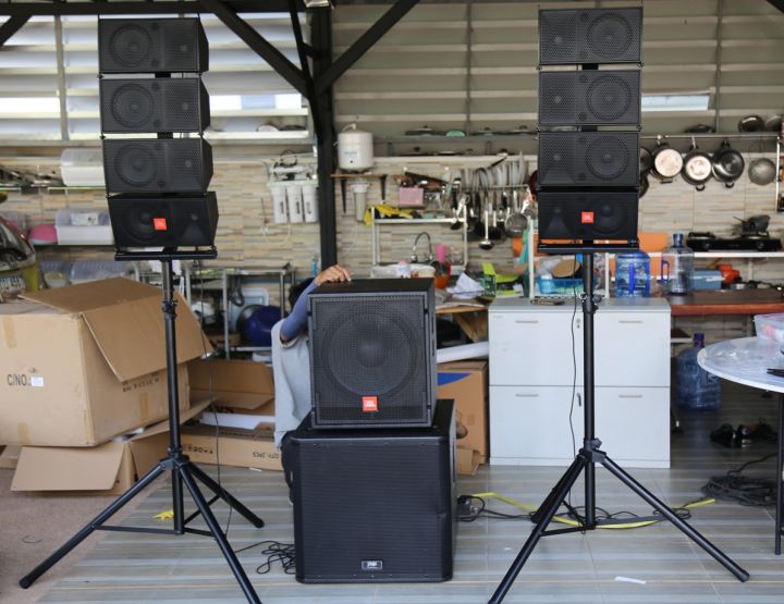 ตู้ลําโพง-ไลน์อาเรย์-line-array-มีเเอมป์ในตัว-มีบลูทูธ-usb-เสียงเบสแน่นๆ-ดอกขนาด-6-นิ้ว-ชุดพร้อมใช้งานได้ทันที