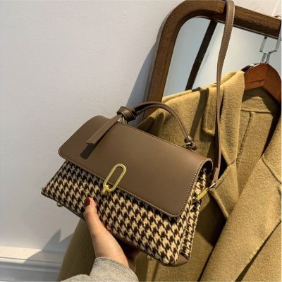 Vintage handbags women 2022 new fashion handbags in Europe and the single han edition grid inclined shoulder bag bag female