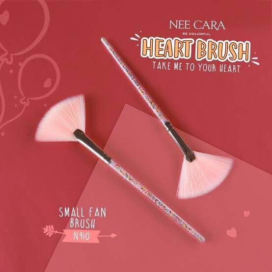 แปรงแต่งหน้า-แปรงเกลี่ยแป้ง-แปรงหัวใจ-nee-cara-small-fan-brush-n910