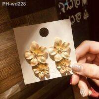 Fashion Women Cream Lacquered Layering Petals Daisy Big Flower Drop Earrings For Women Fashion Jewelry Accessories