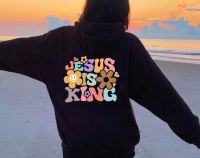 แจ็กเก็ตมีฮู้ดสำหรับผู้ชายแจ็คเก็ตมีซิปและมีฮู้ดหลากสี Jesus Is King【พิมพ์ด้านหลัง】เสื้อสเวตเชิ้ตมีฮู้ดสำหรับผู้หญิงคริสเตียนอินเทรนด์สวยงามเสื้อฮู้ดมีกระเป๋าตุ๊กตาล้มลุกแฟชั่นลำลองจัมเปอร์