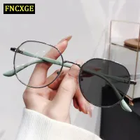 FNCXGE แว่นสายตาสั้นเลนส์ออโต้ 0.0 ถึง -6.0 สำหรับบุรุษและสตรี แฟชั่น สไตล์เกาหลี หยดน้ำ โลหะ กรอบแว่นตา ป้องกันรังสียูวี Unisex