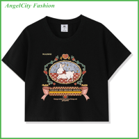 AngelCity เสื้อยืดพิมพ์ลายการ์ตูนเสื้อผู้หญิงคอกลมร้านแฟชั่นฤดูร้อนเสื้อครอปเสื้อแขนสั้นรัดรูป