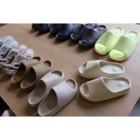 COD  ✷สินค้าแฟชั่นพร้อมส่งทุกชิ้น Yeezy slides WHITE PUREBoneSoot❖