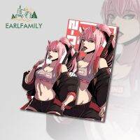 EARLFAMILY 13ซม. สำหรับศูนย์สอง Darling In The Franxx ซามูไรถนนสวมสติกเกอร์รถรูปแบบเรียบง่ายสติ๊กเกอร์ป้ายรถ