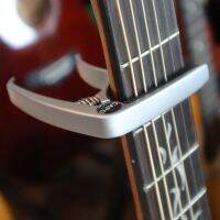 [ ส่วนลด?] คาโป้เหล็ก กล่องใส่อย่างดีdeviser Guitar Capo  หนีบสายได้แนบสนิท Guitar Capo สามารถเลือกสีได้ คาโป้ ทำจากวัสดุคุณภาพดี ใช้ได้ทั้ง