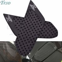 Motorcycle fuel tank mat side knee pads non-slip stickers decals For Kawasaki Z900 2016 2017 2018