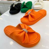 2023 New Round Toe Thick Sole Womens Slippers Rhinestone Bow Flat Bottom Sandals for Women Open Toed Slippers Female Zapatos