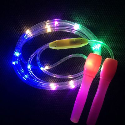 เชือกกระโดดเรืองแสงสำหรับเด็กเชือกกระโดดมีไฟ LED สำหรับในร่มและกลางแจ้งอุปกรณ์ฟิตเนส