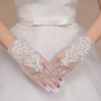 ▥ New Arrival Short Wedding gloves With Finger Les gants femme Cheap wedding accessoire mariage Sheer gloves