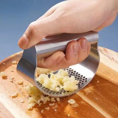 Multi-function Stainless Steel Garlic Press Curved Manual Garlic Grinding Slicer Chopper Kitchen Garlic Masher Tools Graters  Peelers Slicers