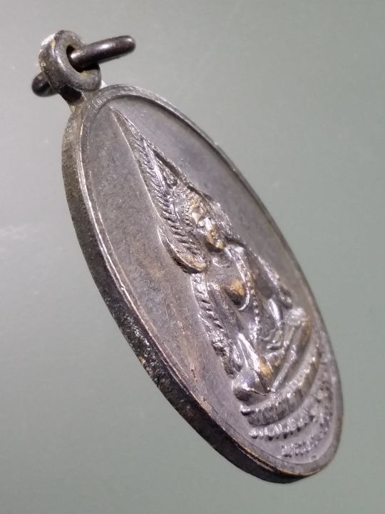 เหรียญพระพุทธชินราช-หลังพระนามย่อ-สธ-ที่ระลึกในงานเสด็จพระราชดำเนินยกช่อฟ้าและผูกพัทธสีมา-พระอุโบสถ-วัดเสมียนนารี-สร้างปี-2535