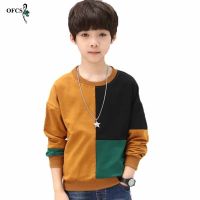 [Childrens clothing] เสื้อผ้าวัยรุ่นแขนยาวเสื้อกันหนาวเด็กผู้ชายใหม่ฤดูใบไม้ผลิและเด็กในฤดูใบไม้ร่วง39; S เสื้อยืดเย็บปะติดปะต่อกันสีตาราง Size5 16T