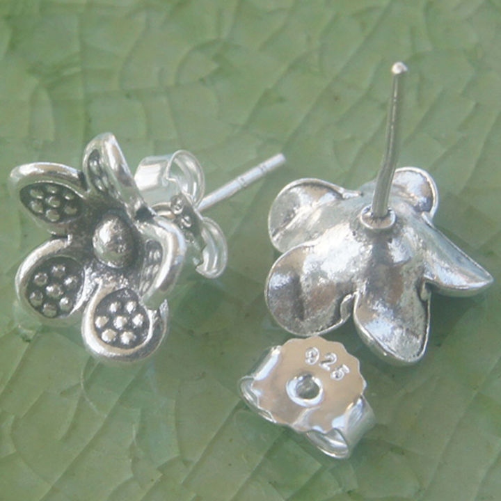 flower-earrings-pure-silver-thai-karen-hill-tribe-very-nice-ดอกไม้สวยงามไทยตำหูเงินกระเหรี่ยงทำจากมือชาวเขางานฝีมือสวยของฝากที่มีคุณค่าของฝากถูกใจน่ารัก