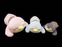 ตุ๊กตาเพนกวิน  (V2 ท่าหมอบ) มีผ้าพันคอ  Penguin (V2 Laying Down) Stuffed Animal